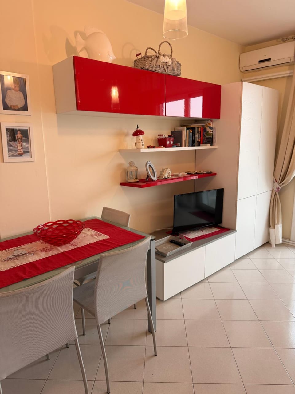 Kitchen or kitchenette, Dining area, minibar, oven, pet friendly, stove, toaster