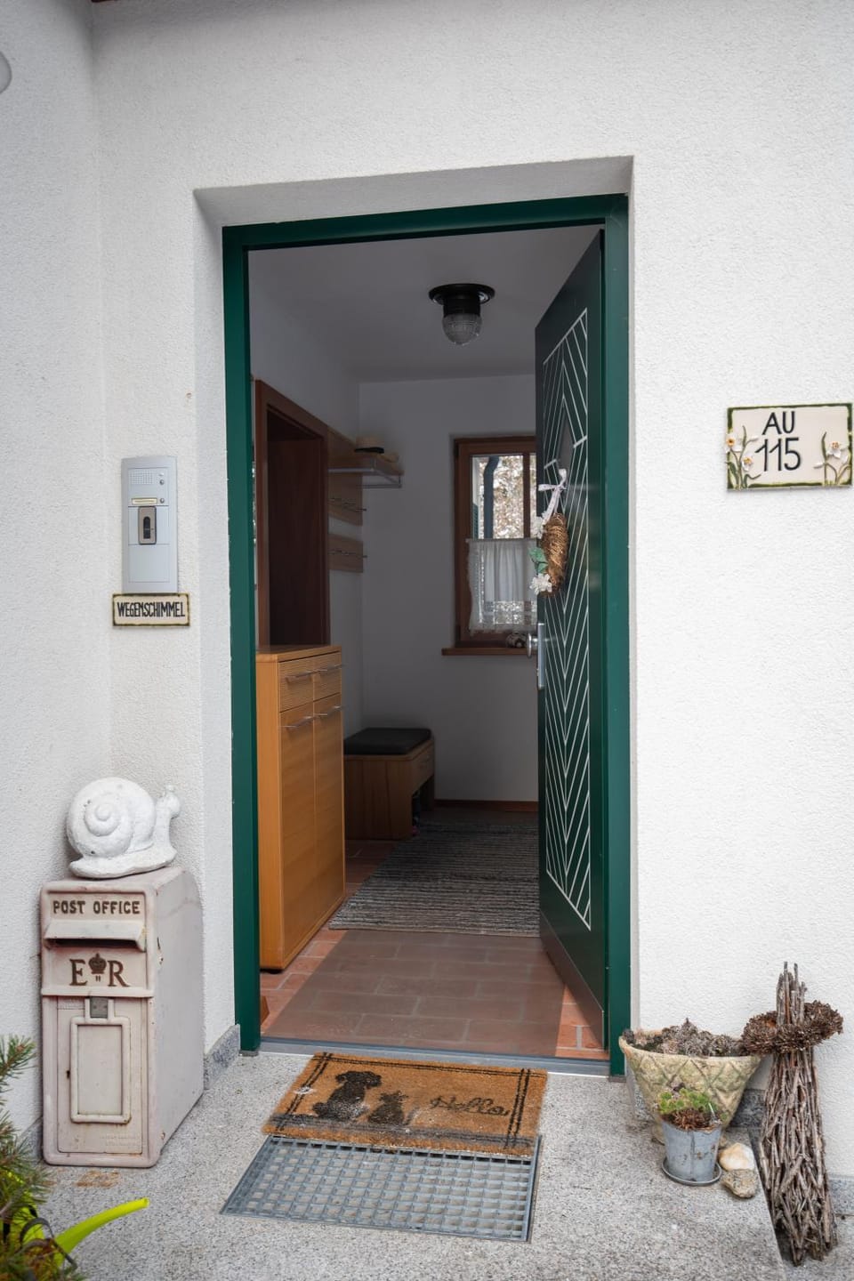 Facade/entrance