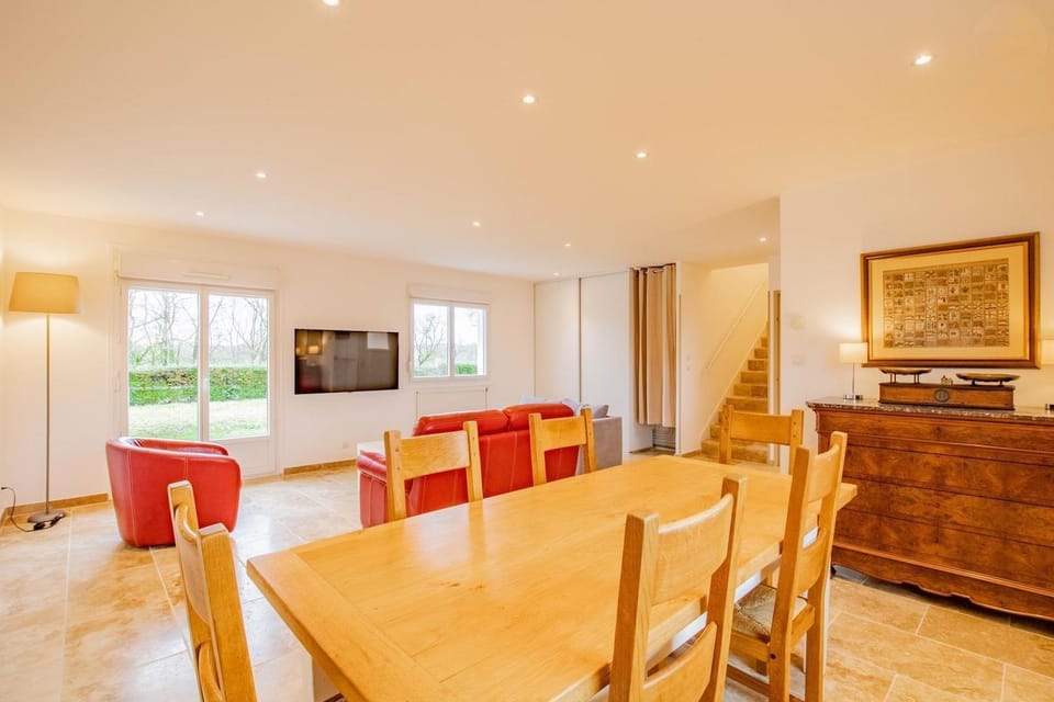 Communal lounge/ TV room, Living room, Seating area
