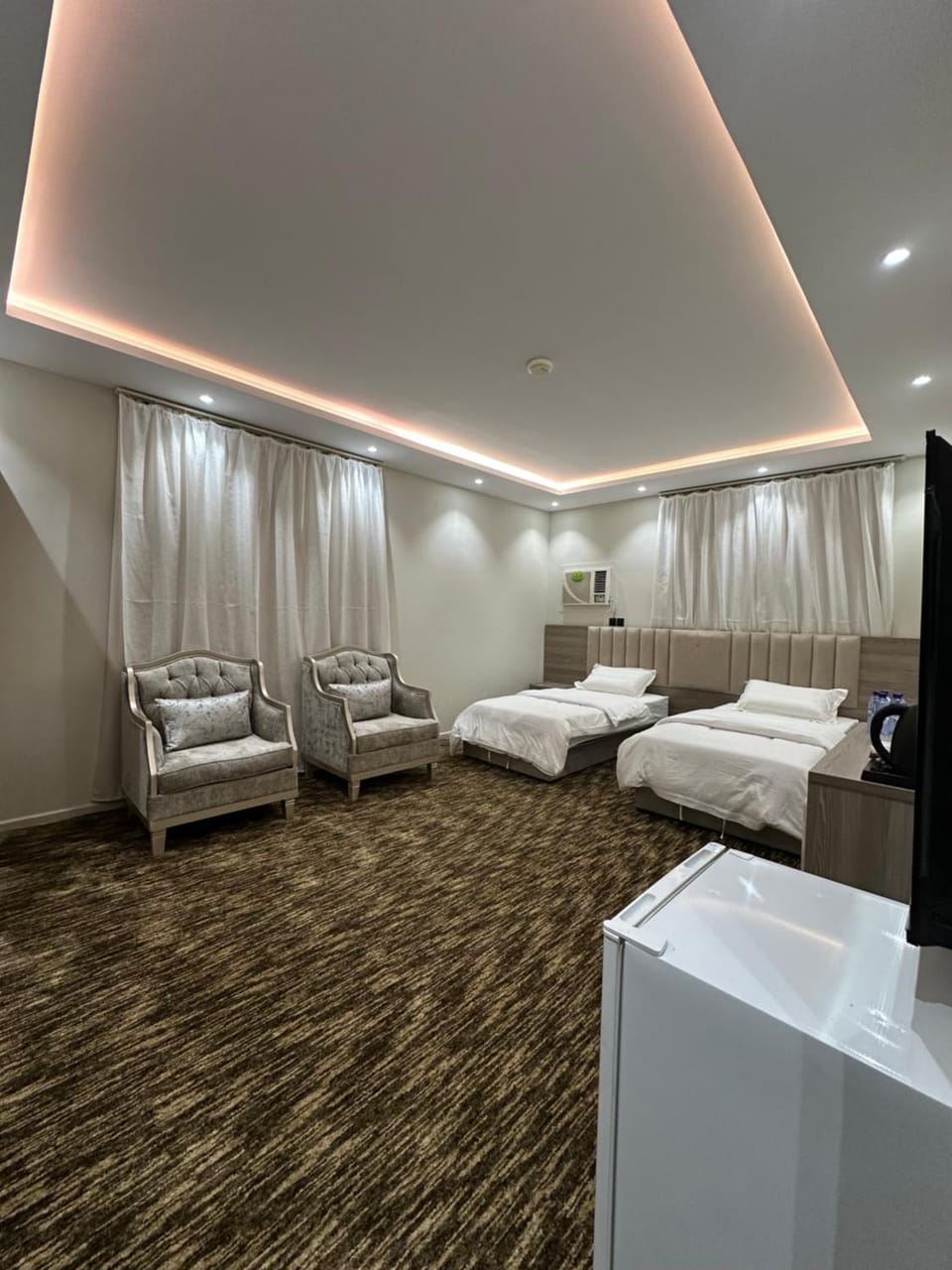 TV and multimedia, Seating area, Bedroom