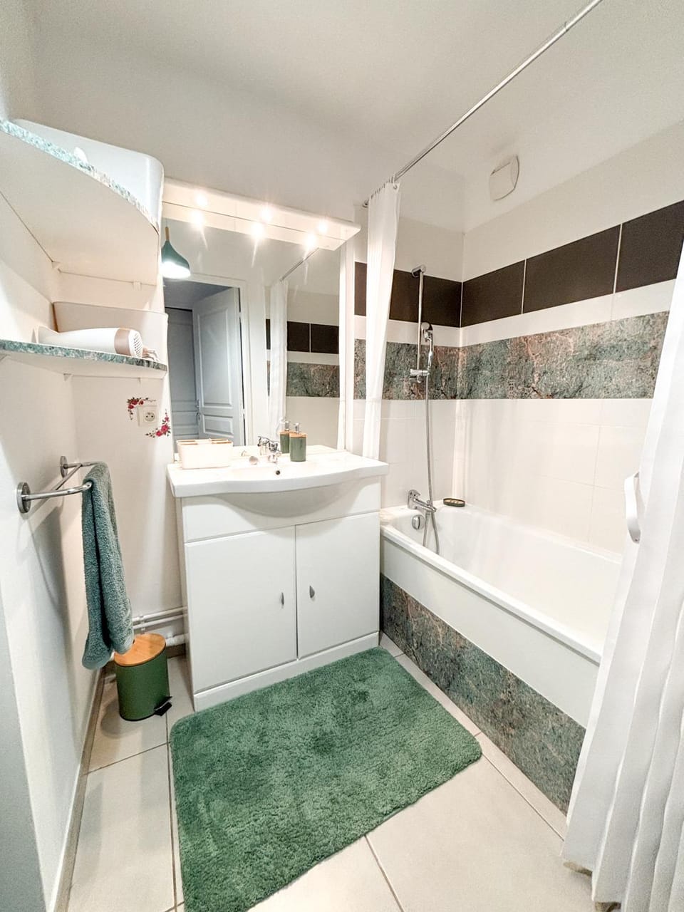 Bathroom, Bath