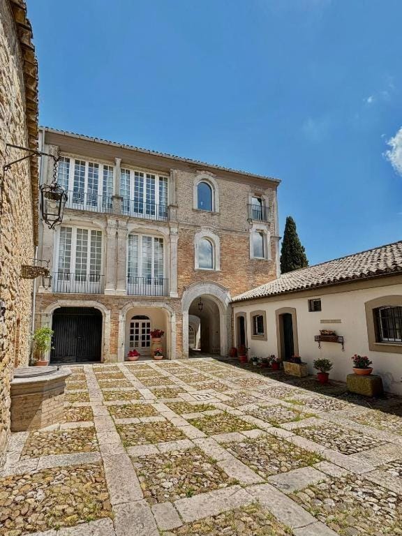Inner courtyard view