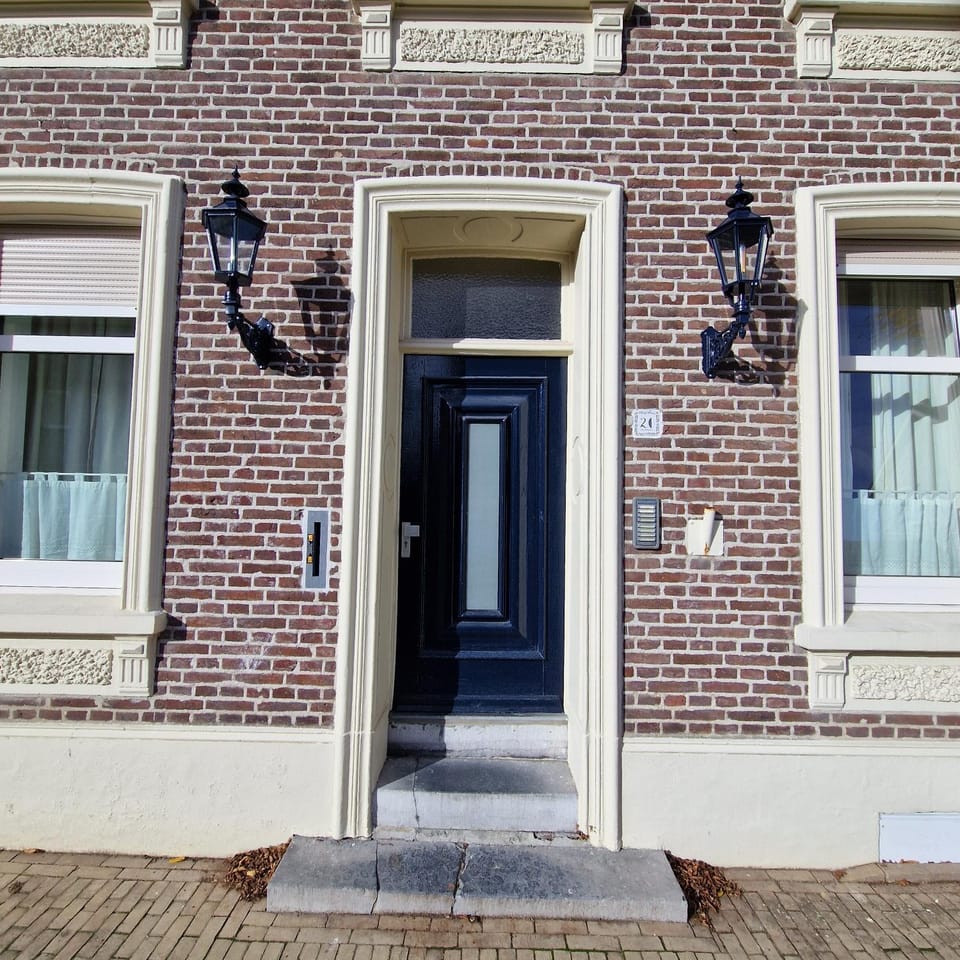 Property building, Facade/entrance, Internal: Not applicable to any particular room