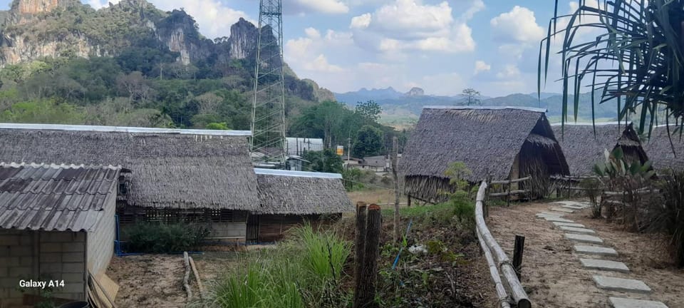Khao Sok Moon Light Hill Camp Resort in Khlong Sok
