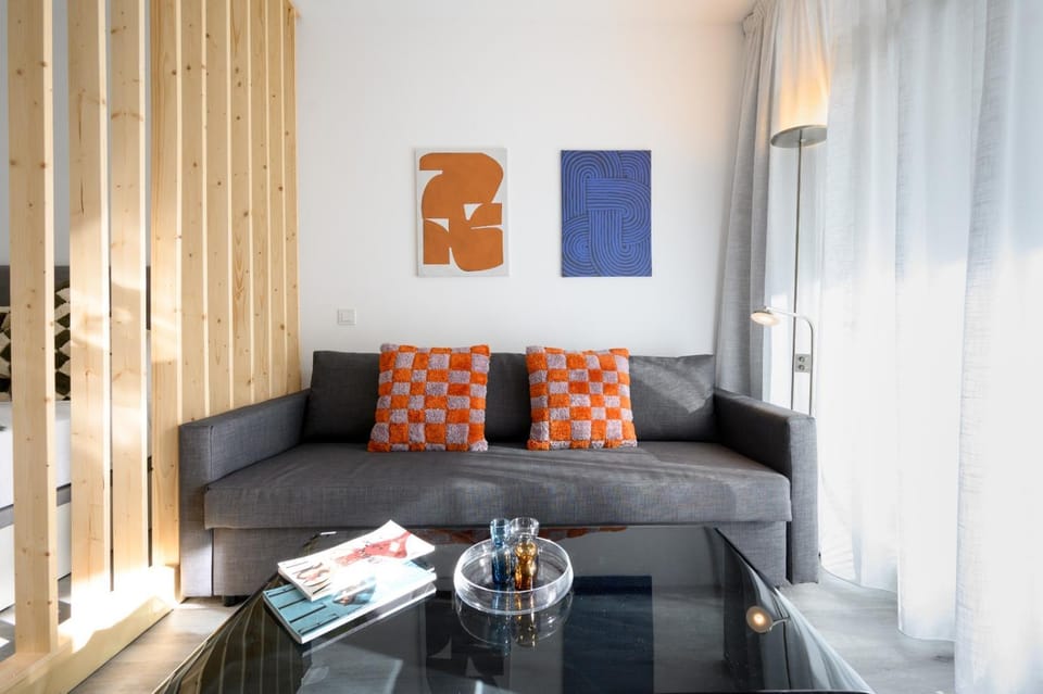 TV and multimedia, Living room, Seating area, heating, internet, air conditioner