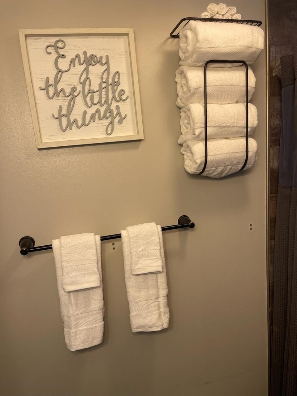 Bathroom, towels