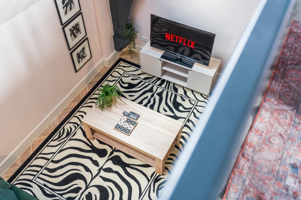 TV and multimedia, Photo of the whole room