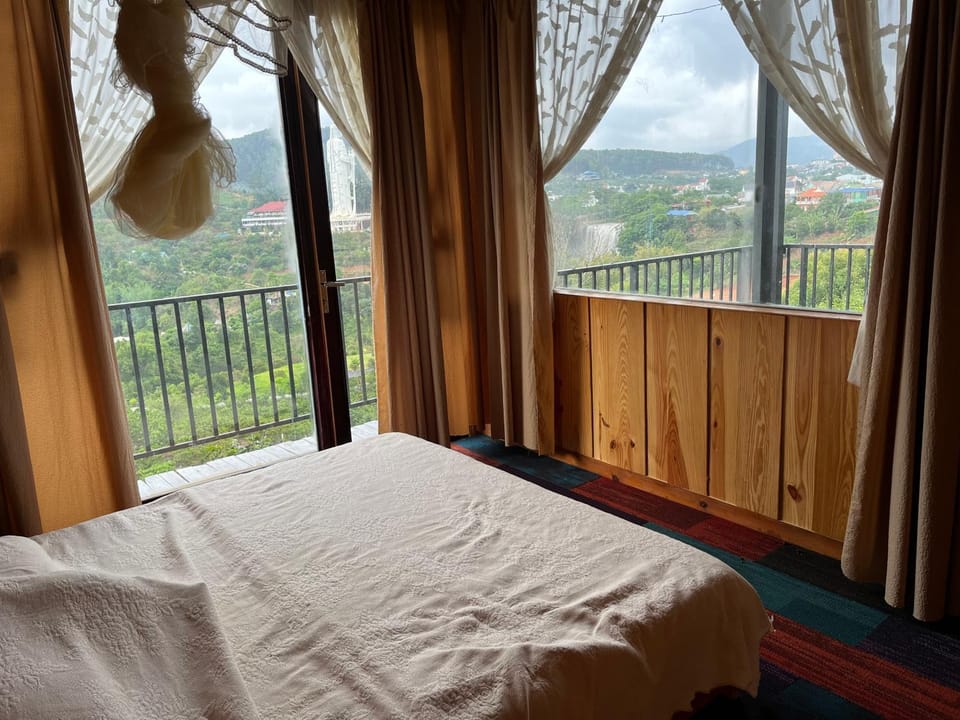 Natural landscape, View (from property/room), Bedroom, Mountain view