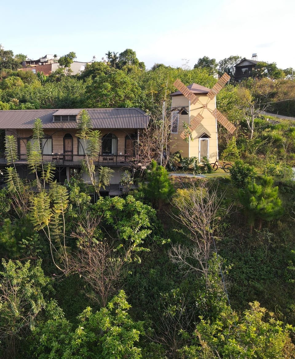 Property building, Day, Natural landscape, Garden, Garden view
