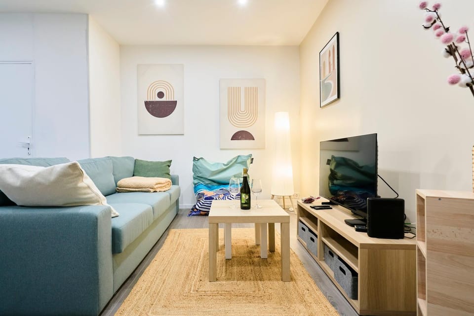Communal lounge/ TV room, Living room, Seating area