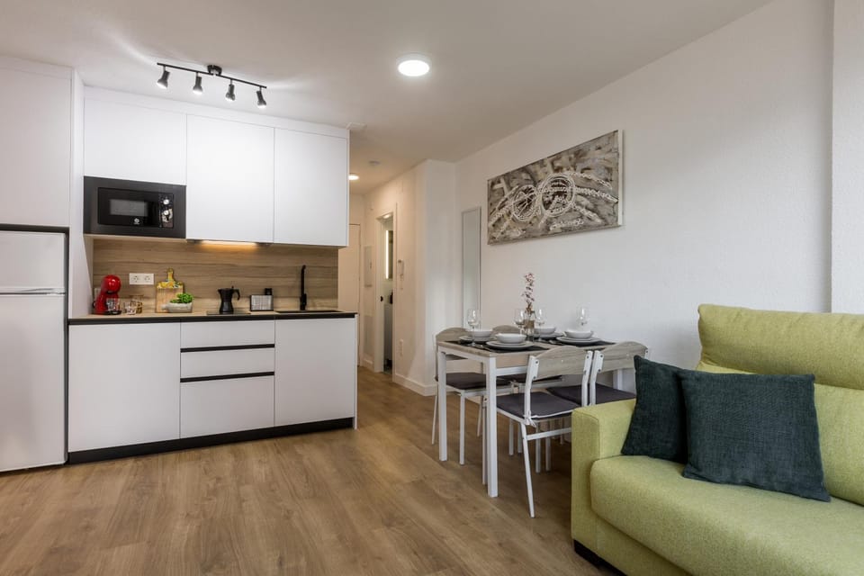 Kitchen or kitchenette, Living room, Dining area, oven, stove, toaster