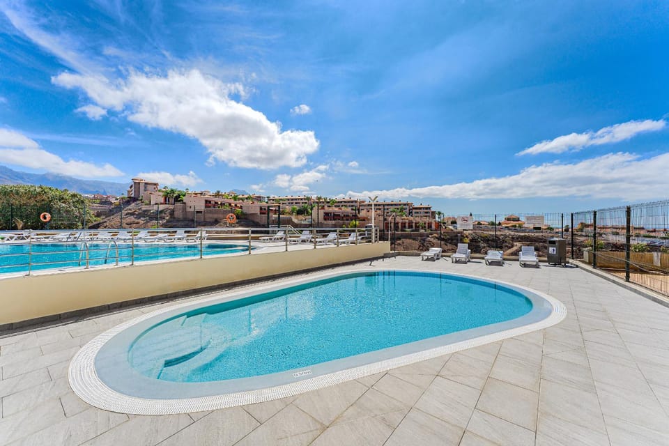 2 BR apartment with garage in Playa Paraiso Apartment in Canary Islands