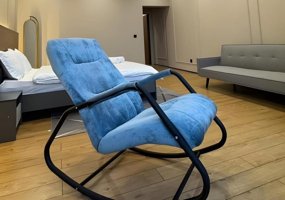 Bed, Seating area, Bedroom