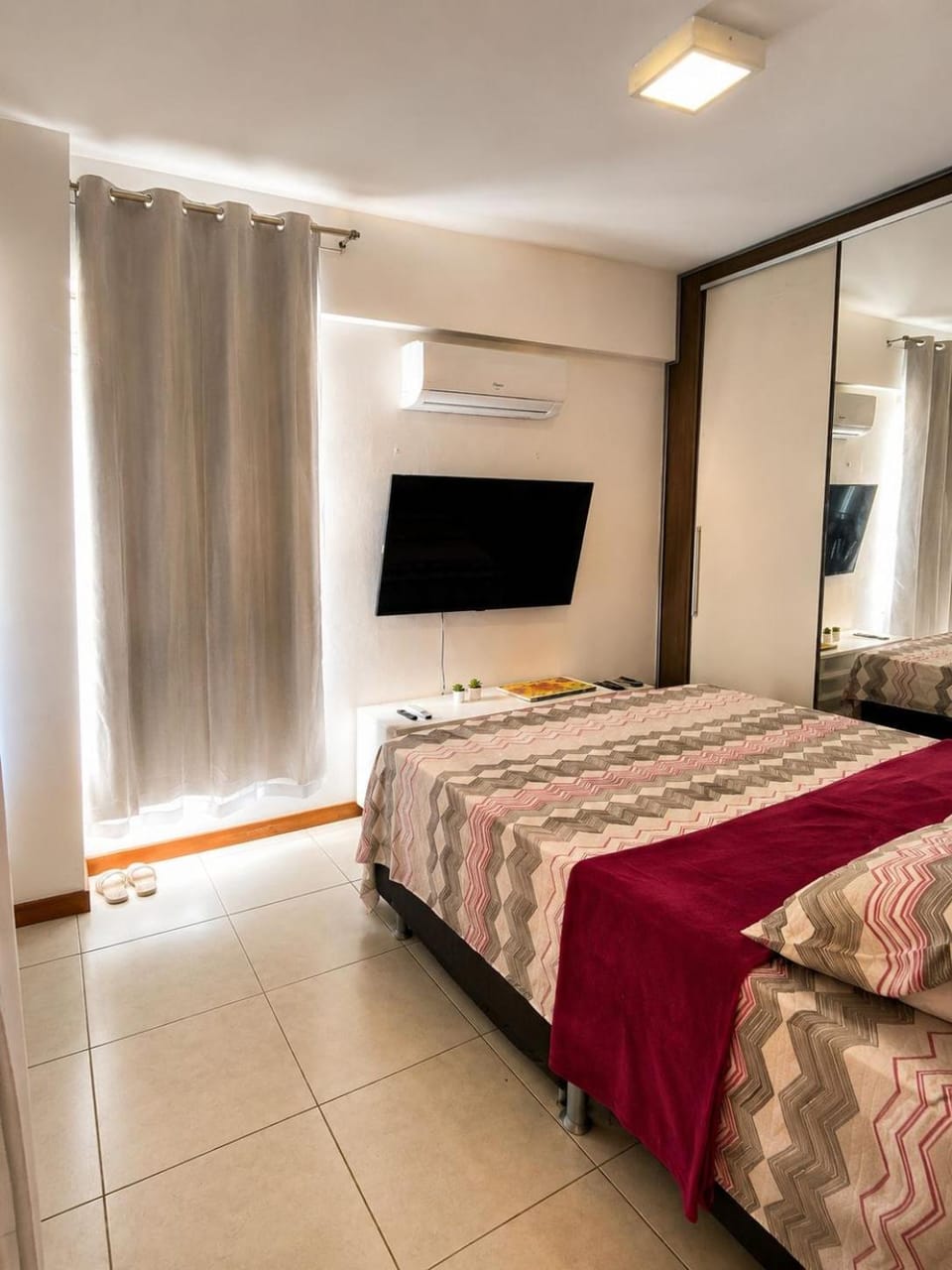 Bed, TV and multimedia, Bedroom, air conditioner
