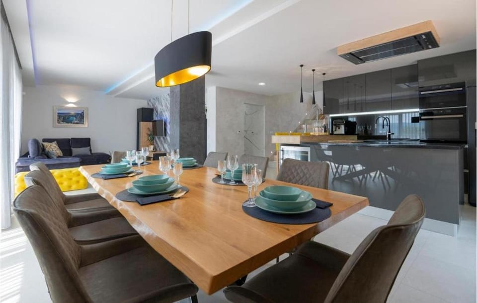 Villa I&N with saltwater pool and whirlpool Villa in Split-Dalmatia County