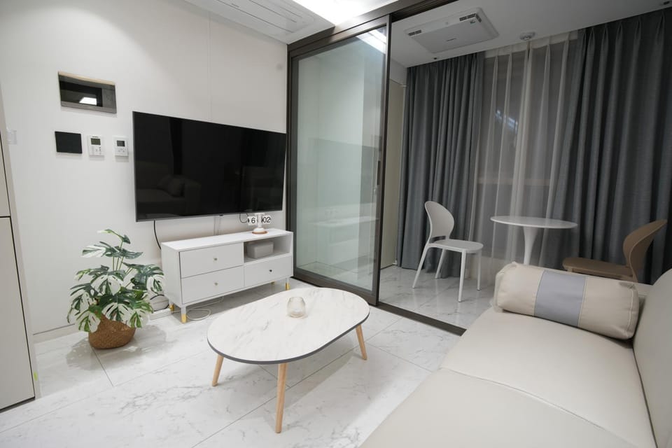 Communal lounge/ TV room, Living room