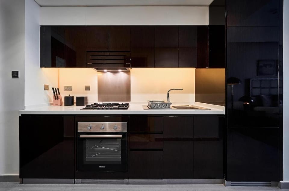 Luxury Studio Cozy & comfy 12 Min Walk-Dubai Mall Apartment in Dubai