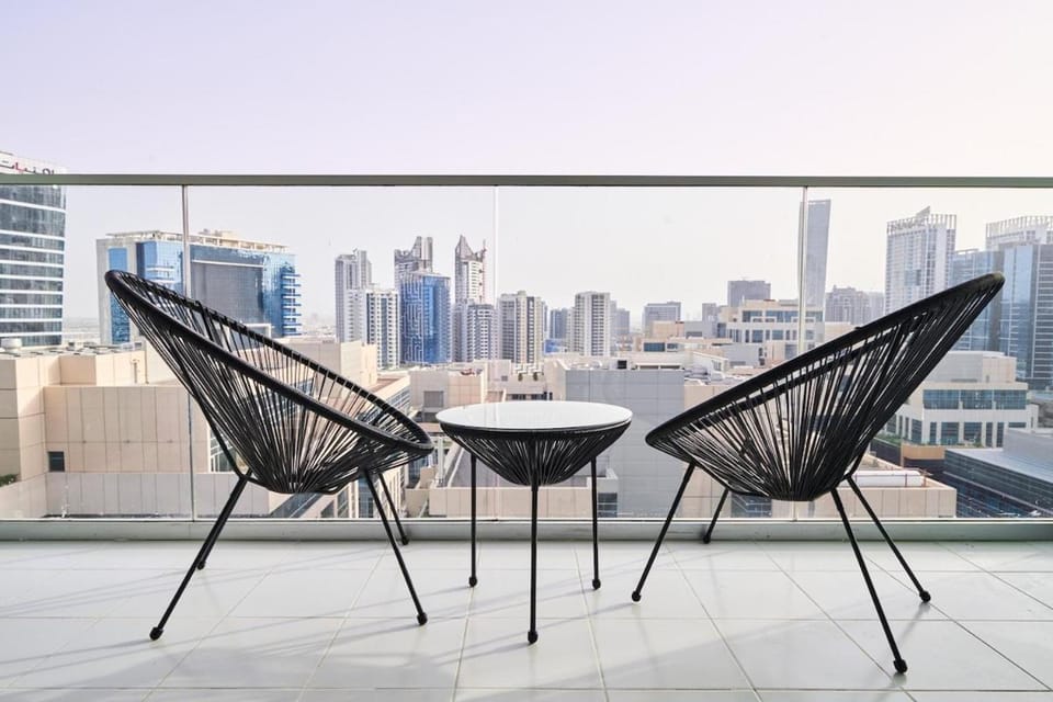 Luxury Studio Cozy & comfy 12 Min Walk-Dubai Mall Apartment in Dubai