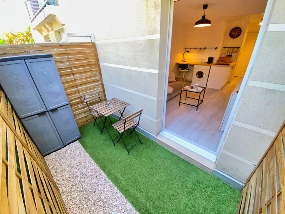 Le Valrose - Calme & Terrasse Apartment in Nice