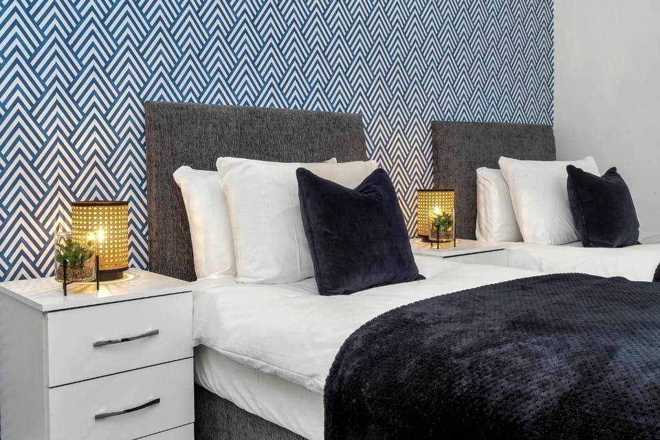 Cozy 2 Bedroom Chorlton House With Parking Apartment in Stoke-on-Trent