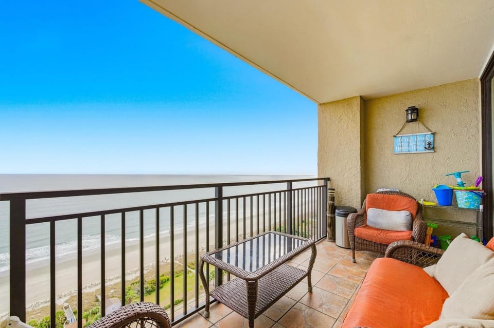 Incredible Oceanfront 1 BR Condo- Breathtaking Views- Ocean Forest Plaza 2108 House in Myrtle Beach