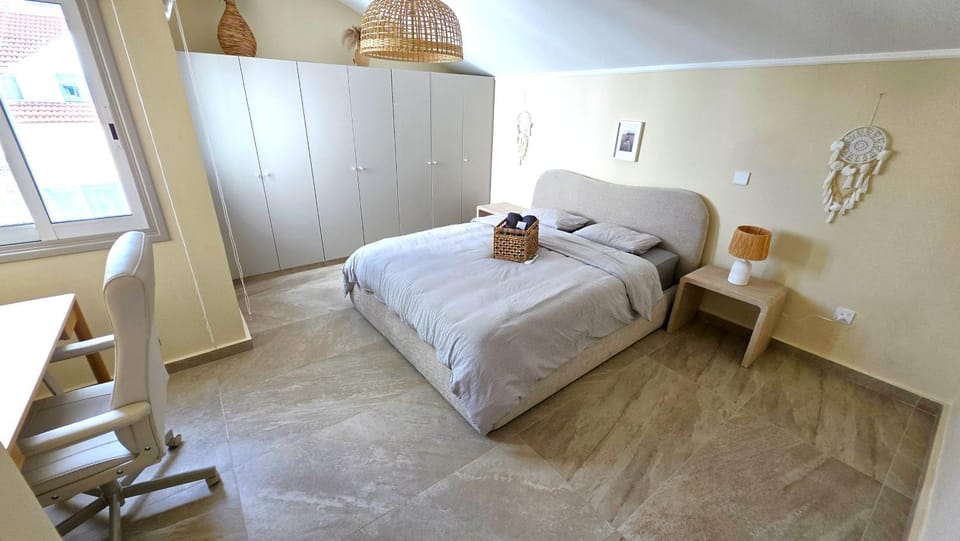 Bed, Photo of the whole room, Bedroom, towels, wardrobe