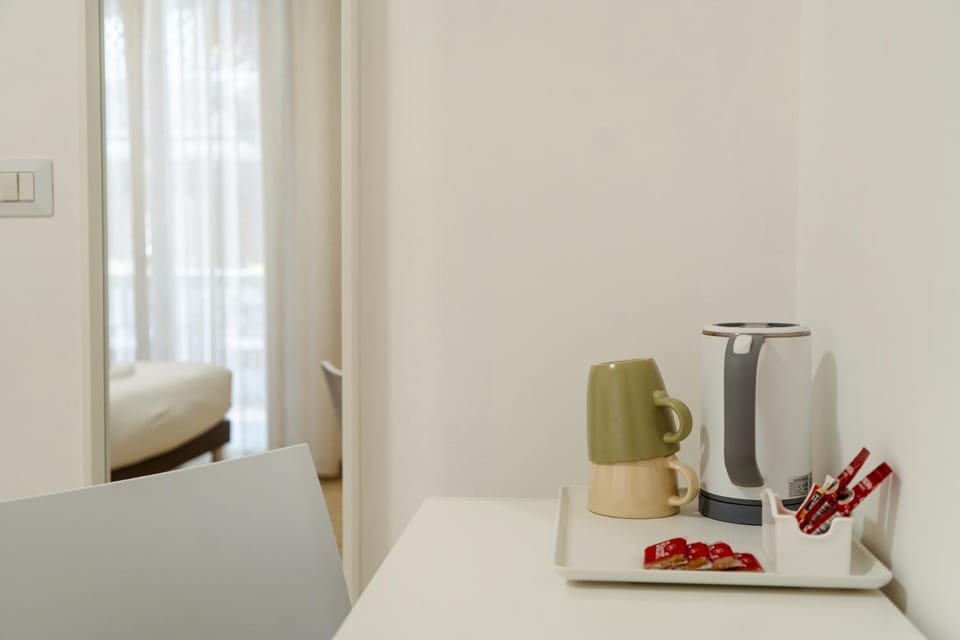 Bed, Coffee/tea facilities, Photo of the whole room, Bedroom