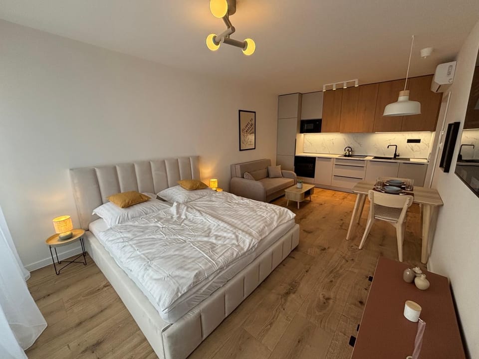 Bed, Living room