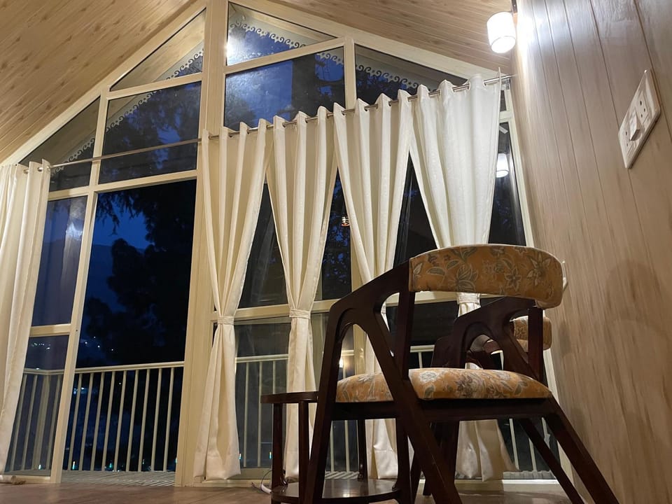Bonfire Lakeview Treehouse Vacation rental in Uttarakhand