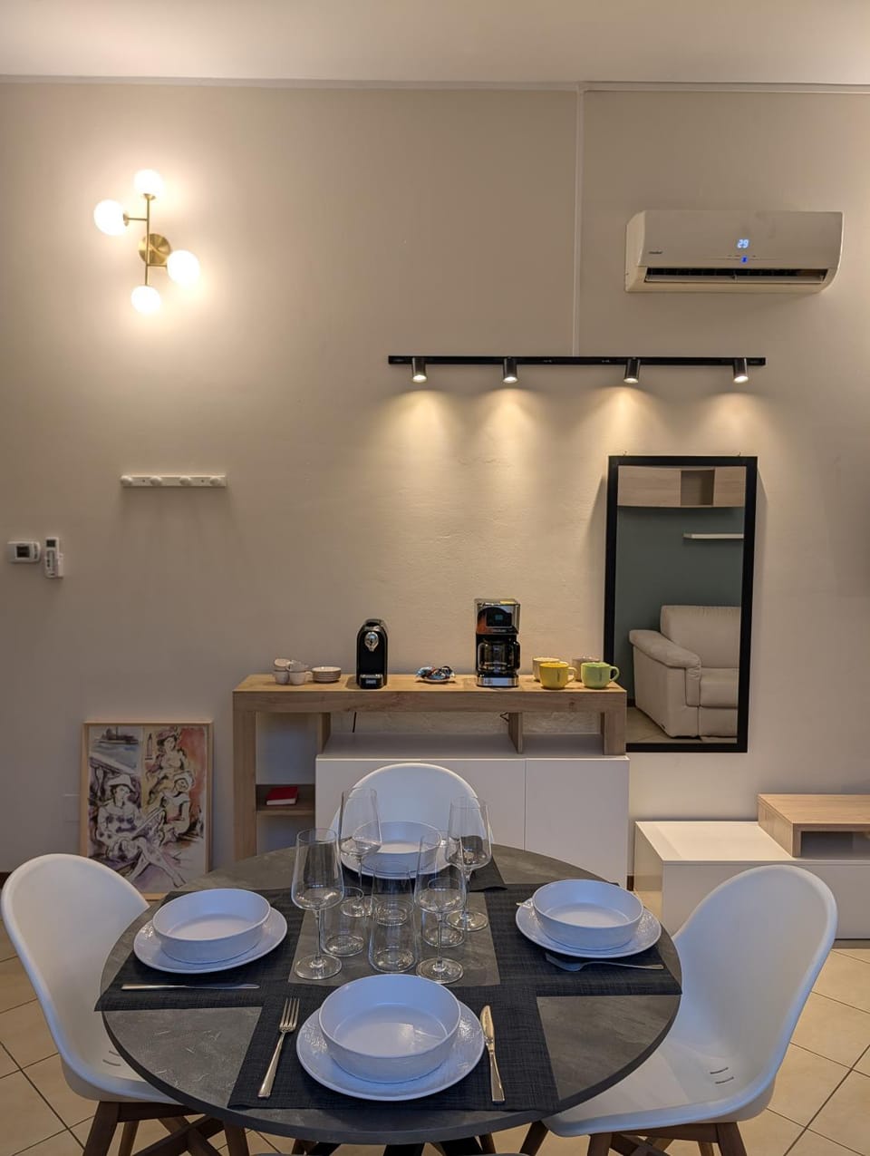 Ampio alloggio Milano-Lambrate desing district accessibile senza barriere architettoniche e letto king size Apartment in Milan