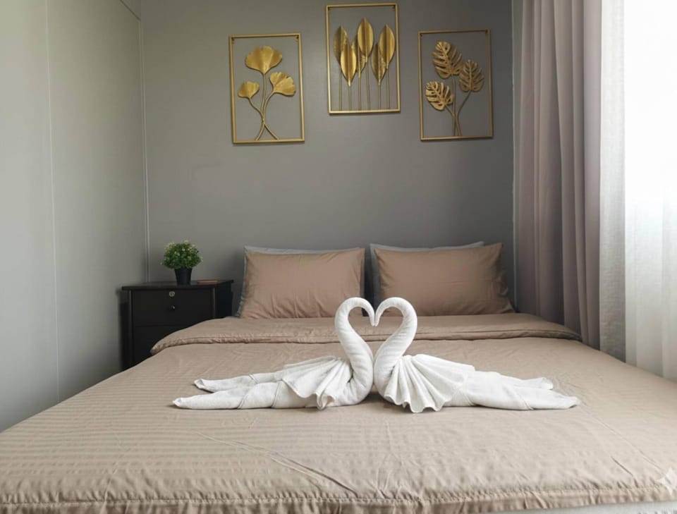 Modern 1BRH Condotel Stunning City ViewSea Views Apartment in Pasay