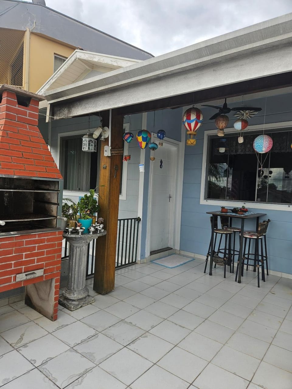 Patio, Day, Dining area