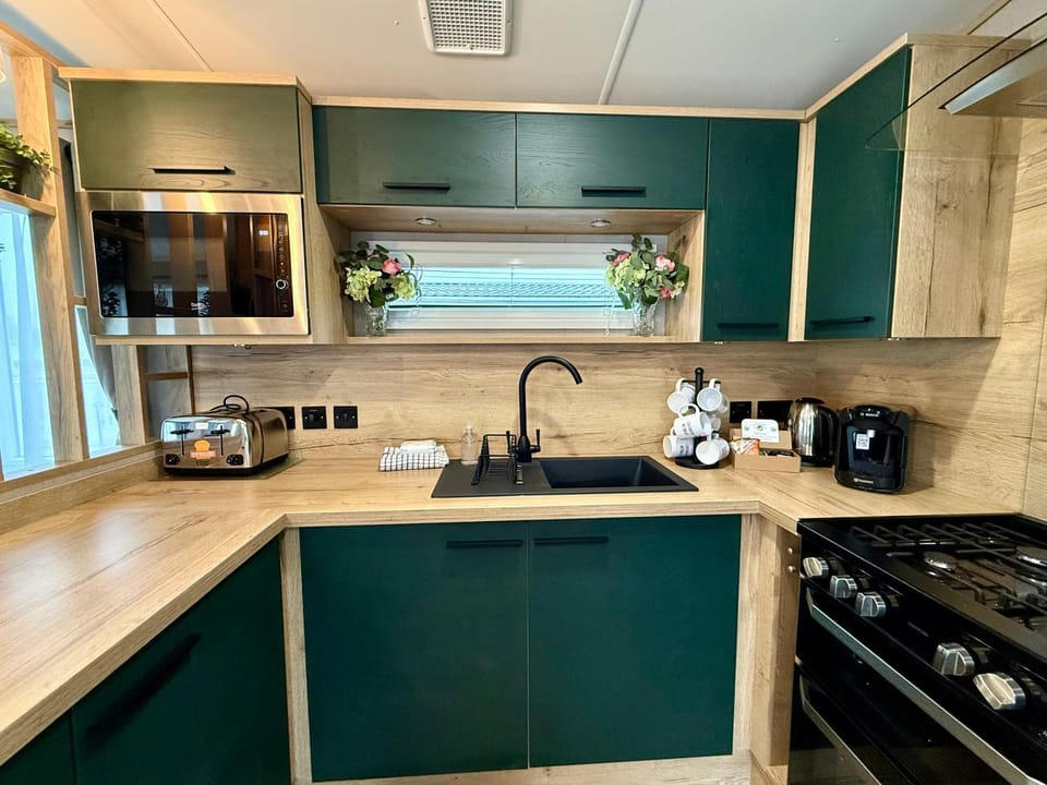 Coconuts Retreat Holiday Home House in Cotswold District