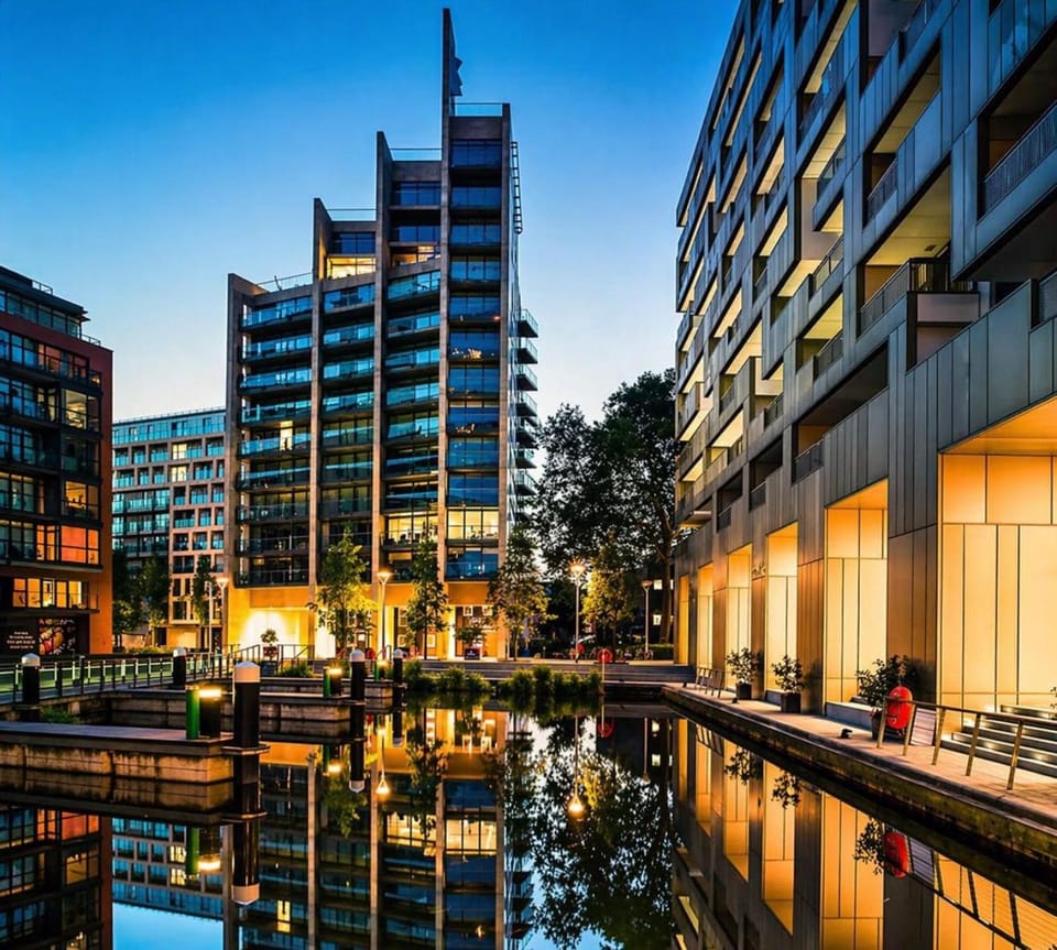 Executive 2-bed Penthouse with View- 15mins to Victoria Station Apartment in City of Westminster