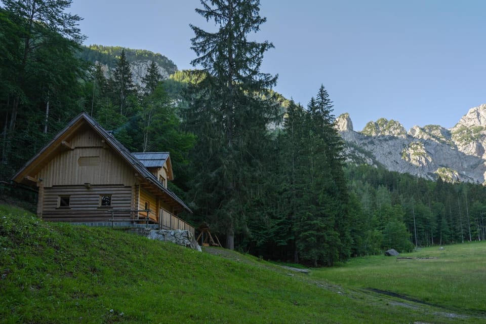 Property building, Day, Mountain view