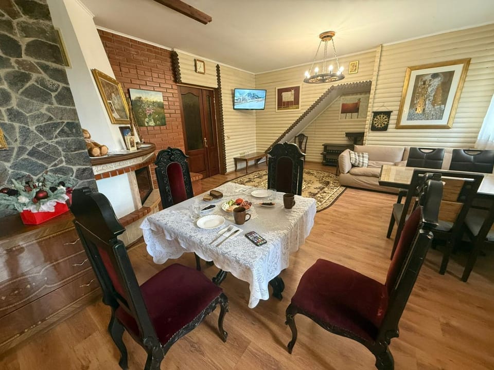 Hotel palas tatariv Bed and Breakfast in Ukraine