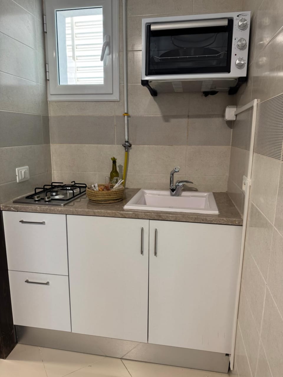 Kitchen or kitchenette, stove
