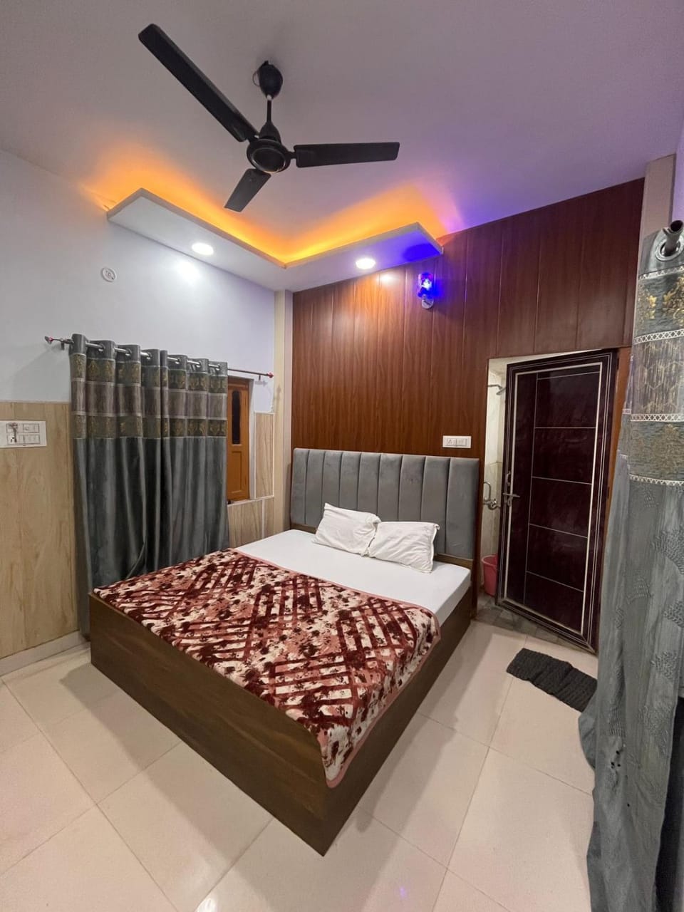 Hotel Girdhari inn Hotel in Varanasi