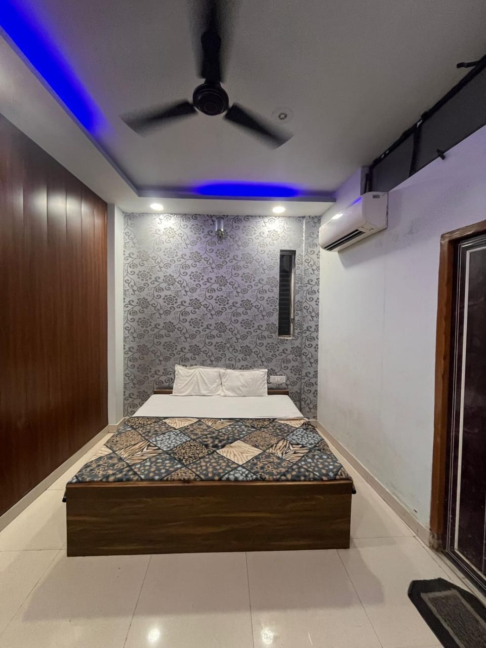 Hotel Girdhari inn Hotel in Varanasi