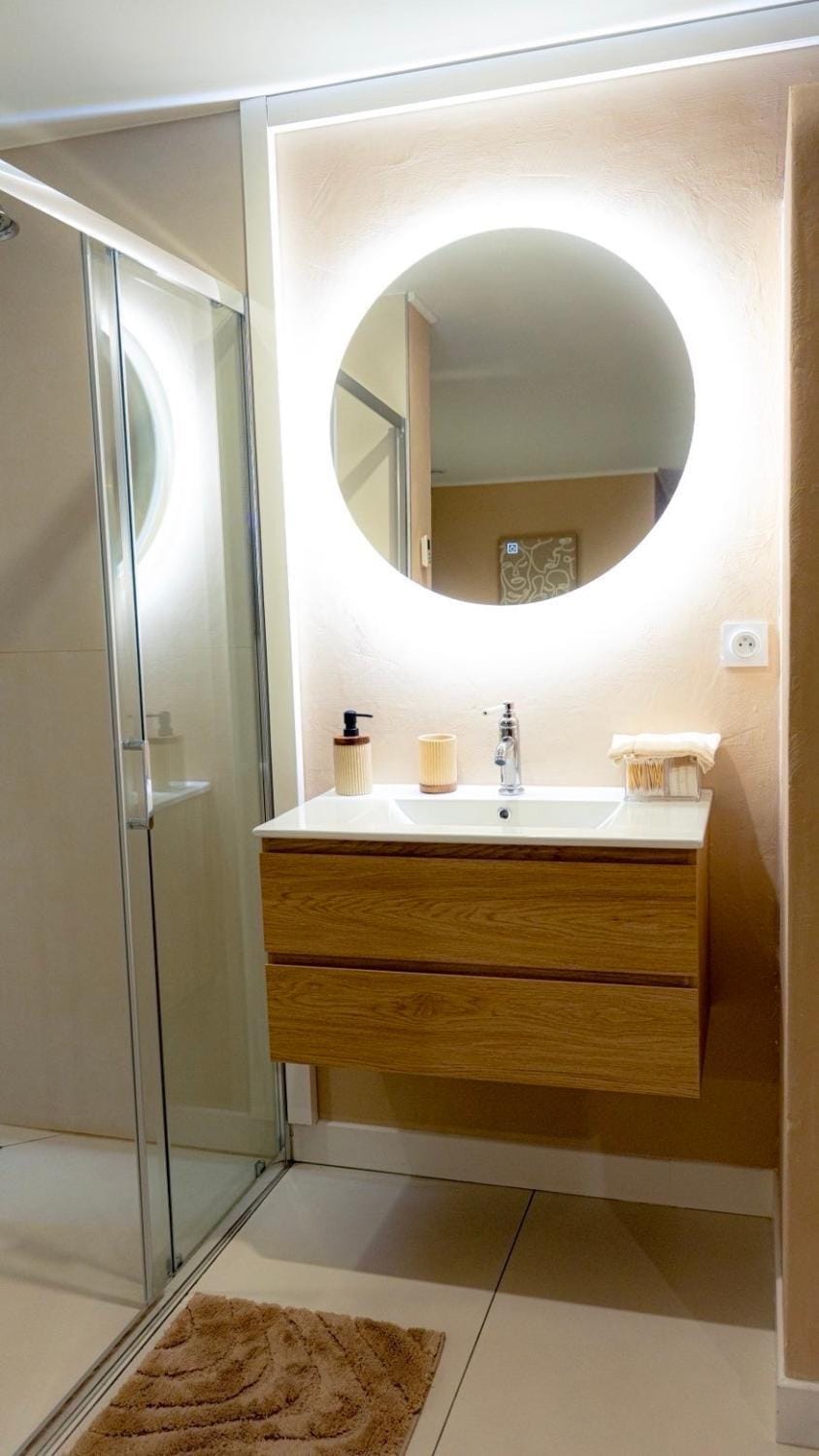 sauna spa king size bed & equipped kitchen Apartment in Hauts-de-France