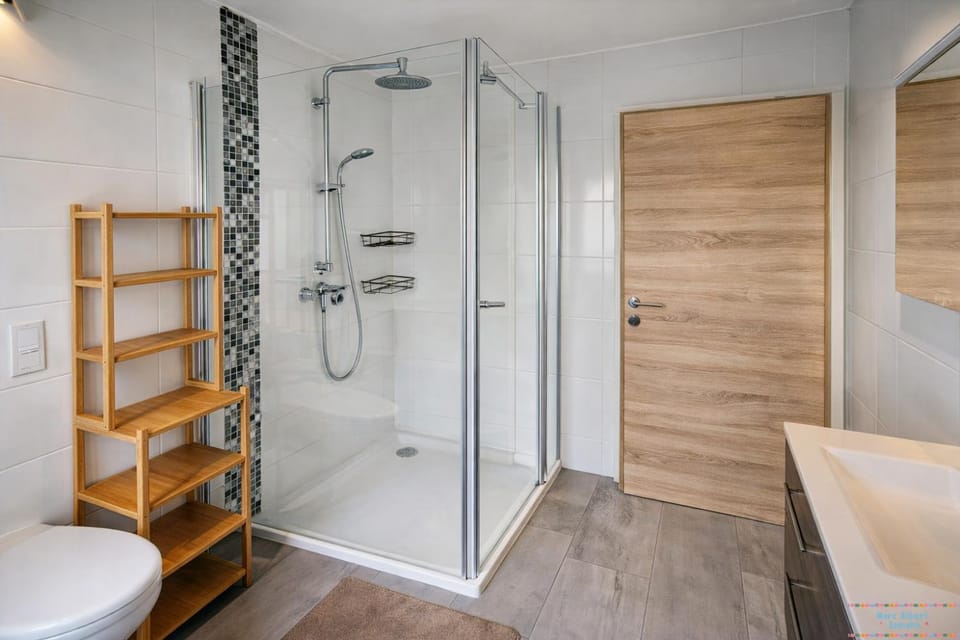 Shower, Bathroom, towels