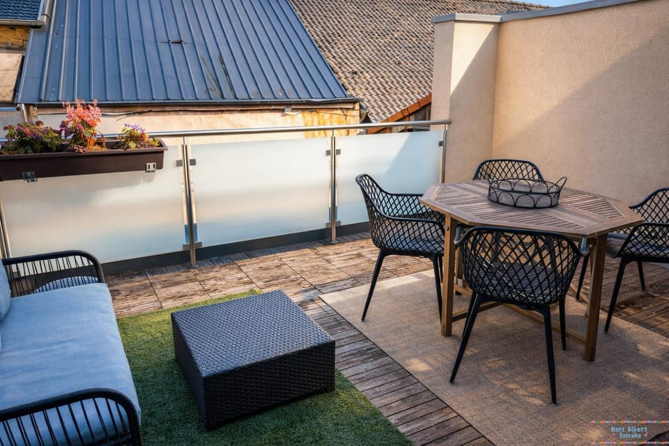 Patio, Day, View (from property/room), Balcony/Terrace, Living room, Seating area, Dining area