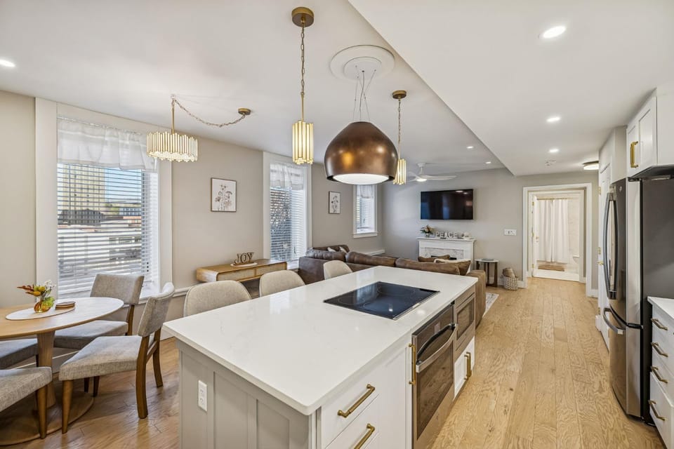 Kitchen or kitchenette, Living room, Dining area