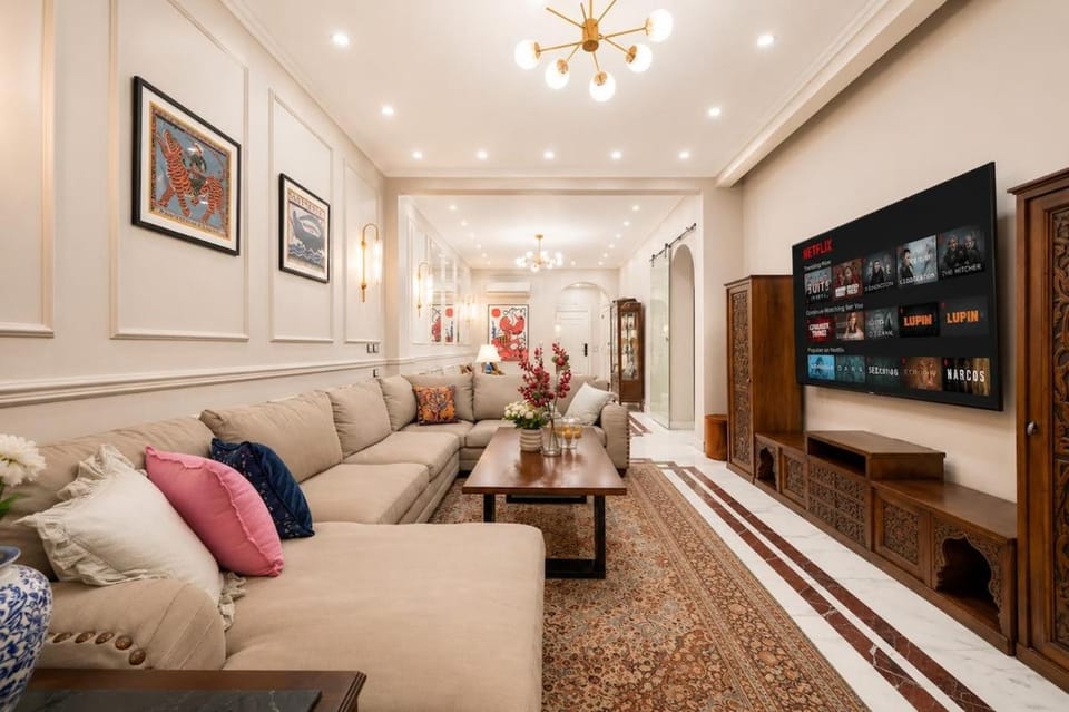 High-Ceiling Iconic khan Walk to Tahrir & AUC Apartment in Cairo