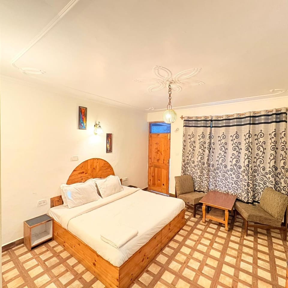 Tara Stays Bed and Breakfast in Manali