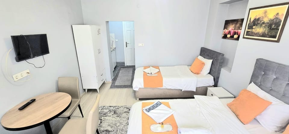 Communal lounge/ TV room, Kitchen or kitchenette, Living room, Bedroom