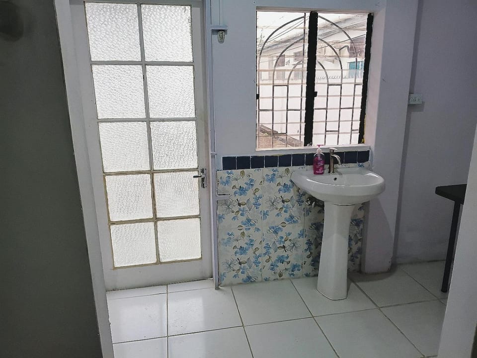 Facade/entrance, Other, laundry