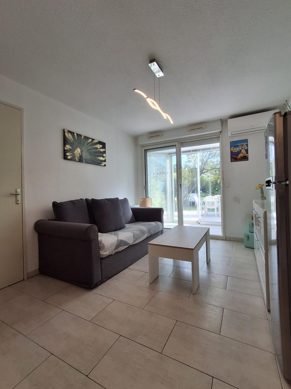 Communal lounge/ TV room, Living room, Seating area