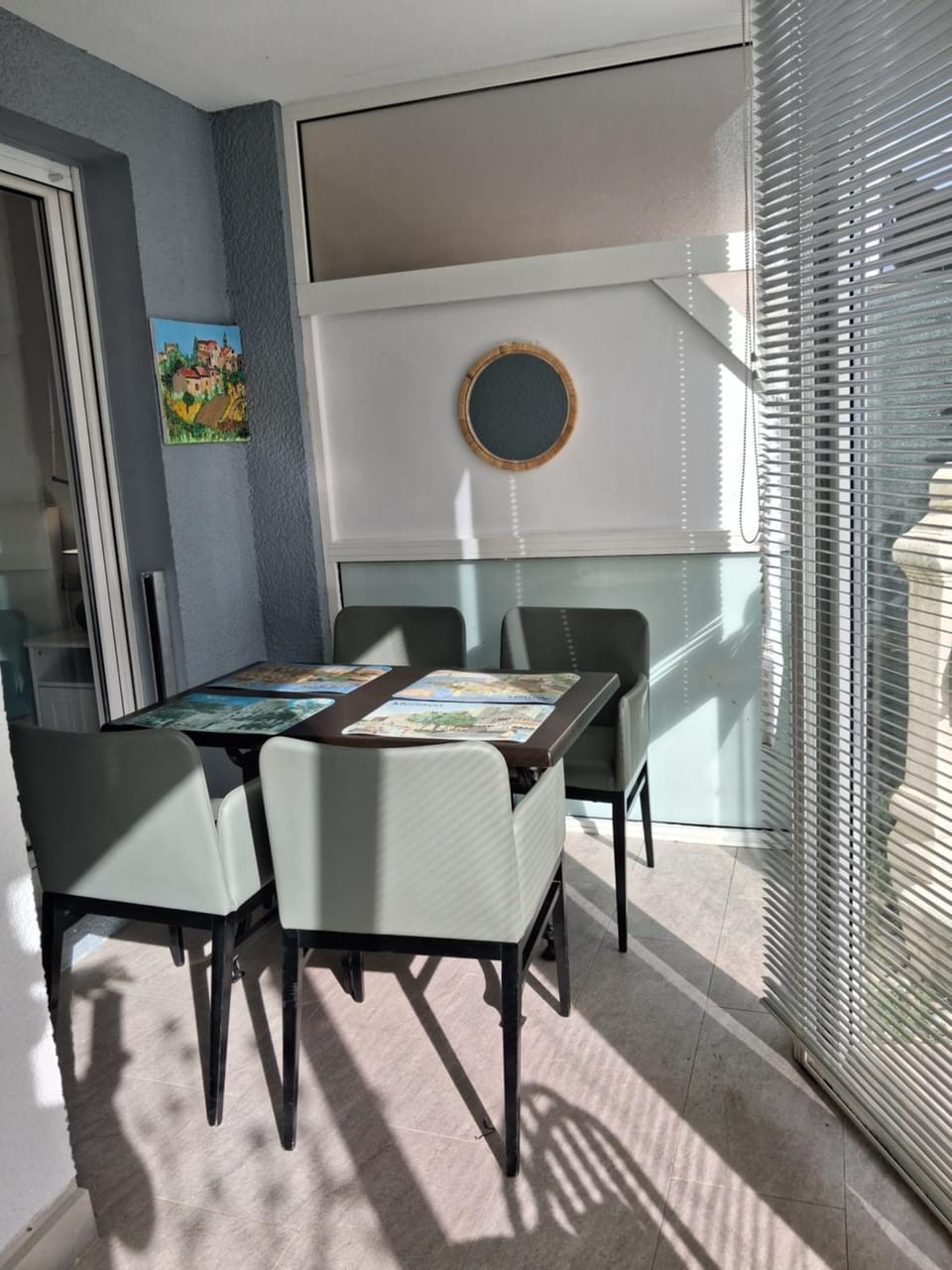 Seating area, Dining area