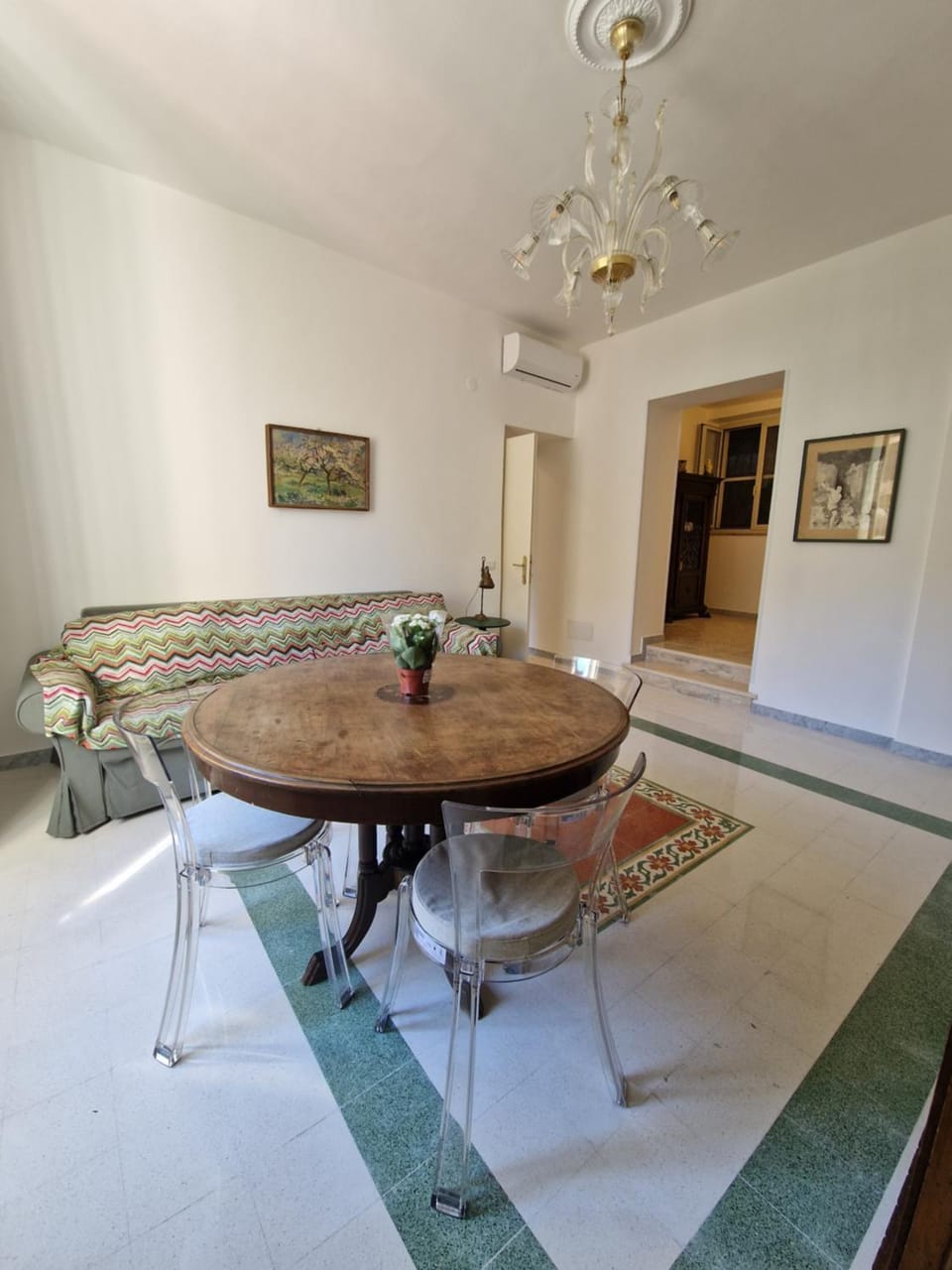 Soggiornare accanto a palazzo Chigi Albani Apartment in Lazio